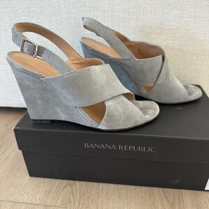 Banana Republic Women's Suede Gray Wedges